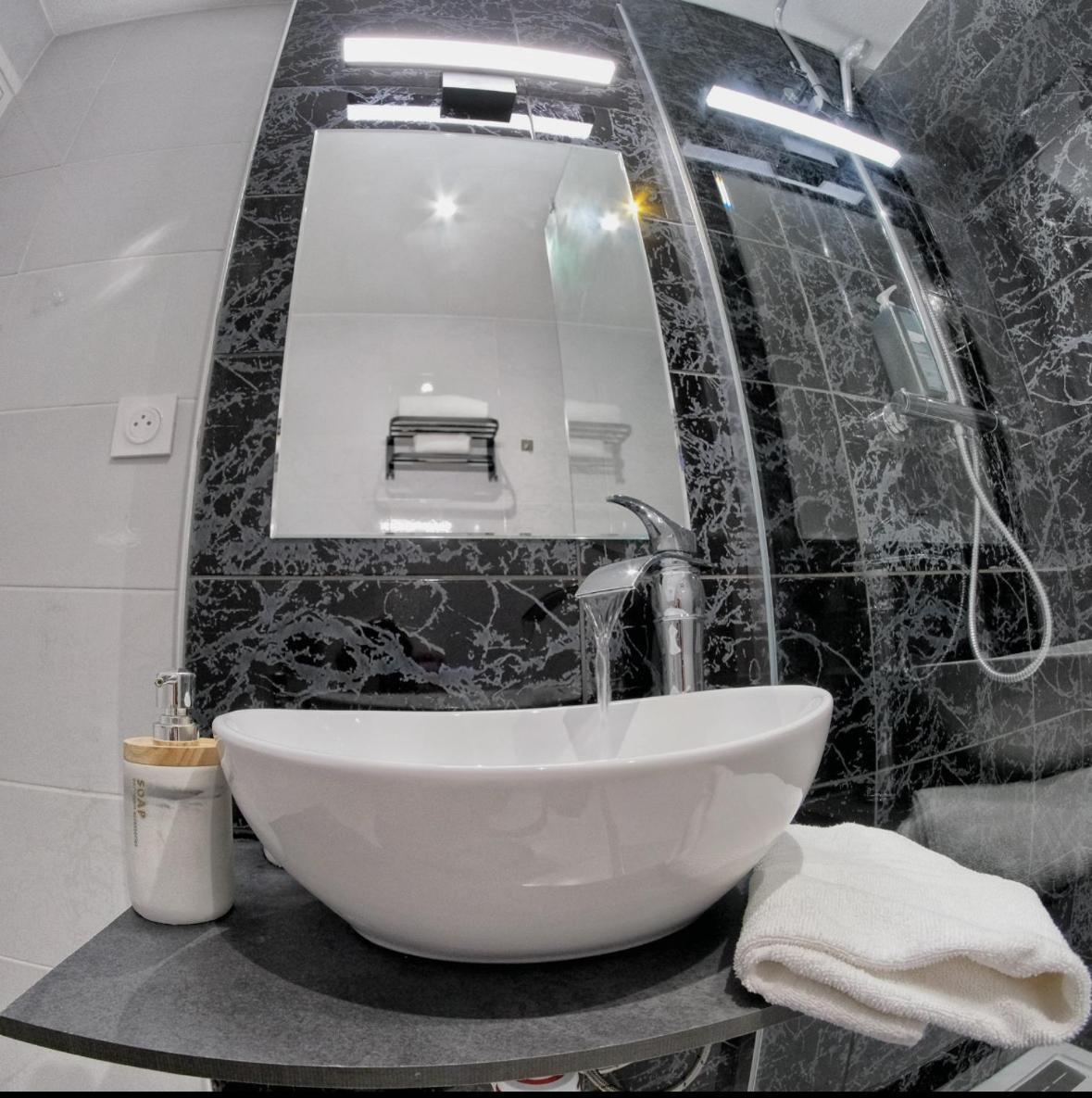 Hotel Le Gambetta 贝尔热拉克 外观 照片